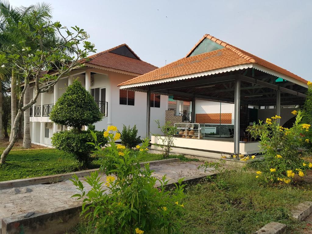 Khách sạn Làng nổi Tân Lập